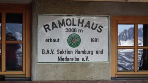 Das Ramolhaus liegt auf 3006 Meter